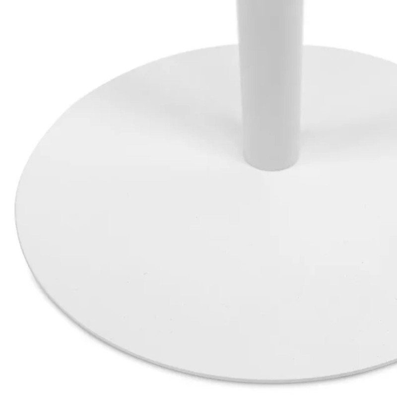 Détail des pieds en métal blanc de la table d’appoint ovale MASA