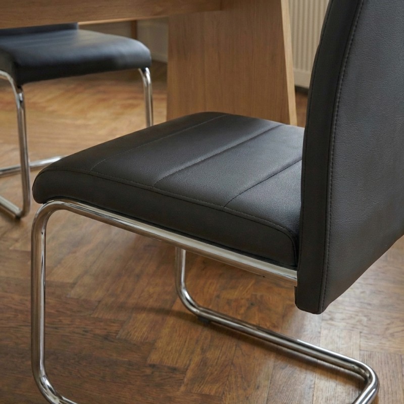 Lot de 2 chaises MARA simili noir pieds métal chromé